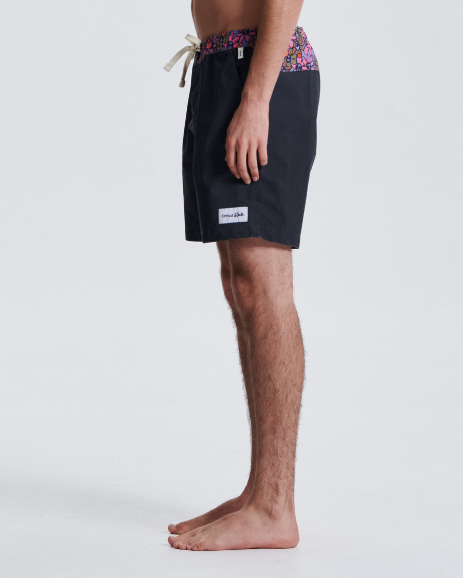 Plain Jane 16" Trunk - Black