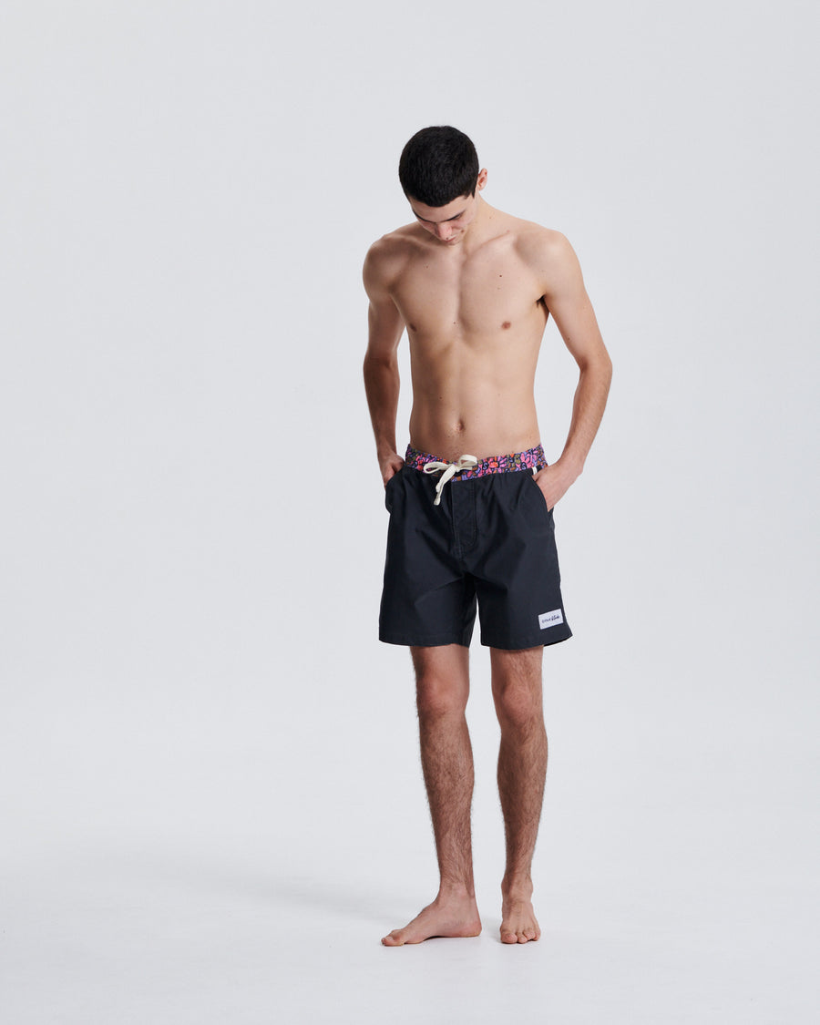 Plain Jane 16" Trunk - Black