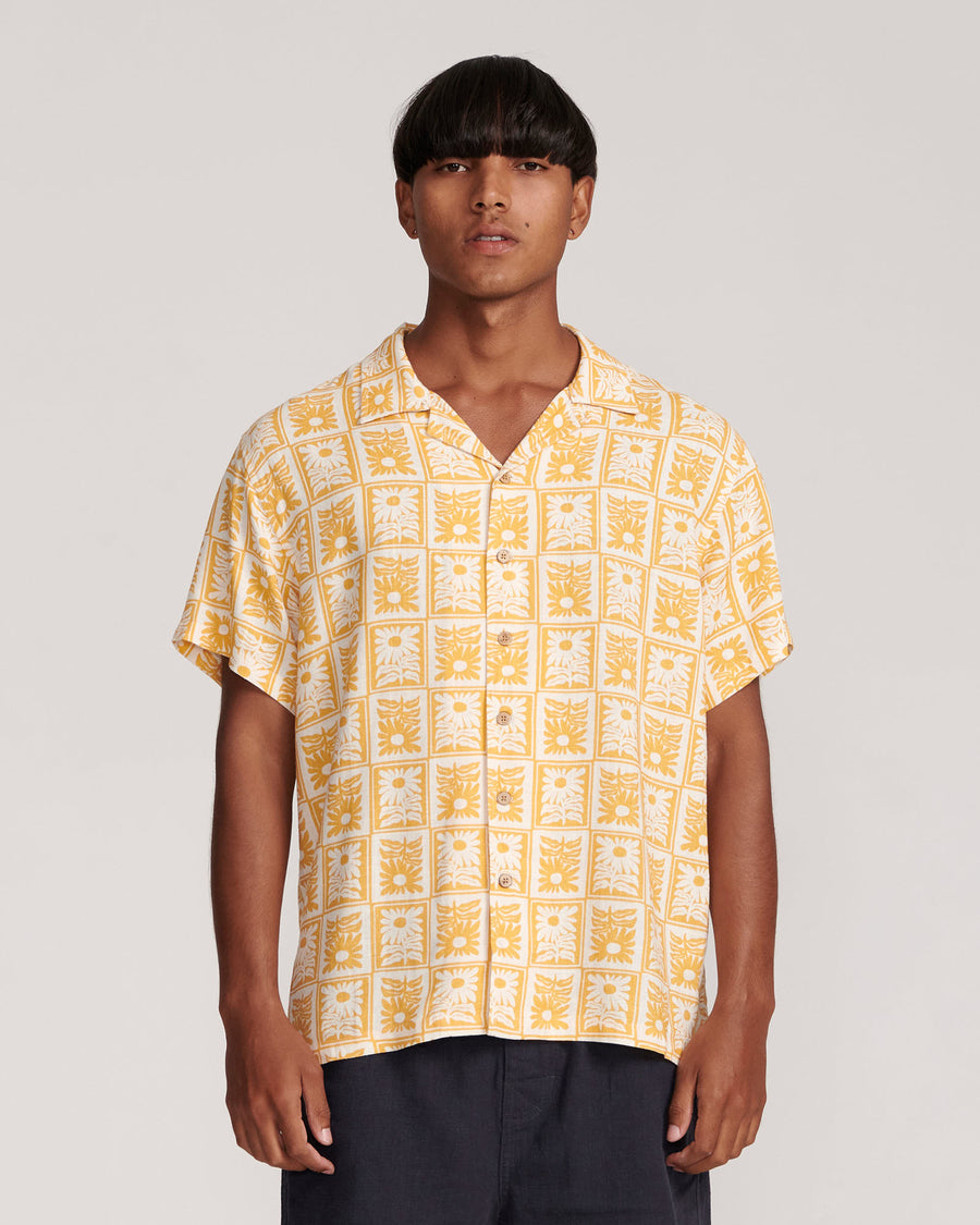 Calen Tile Resort Shirt - Gold