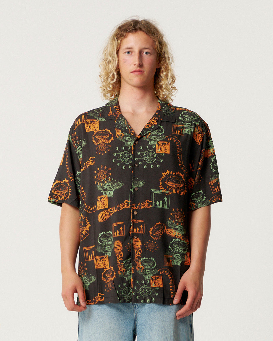 Madness Resort Shirt - Black