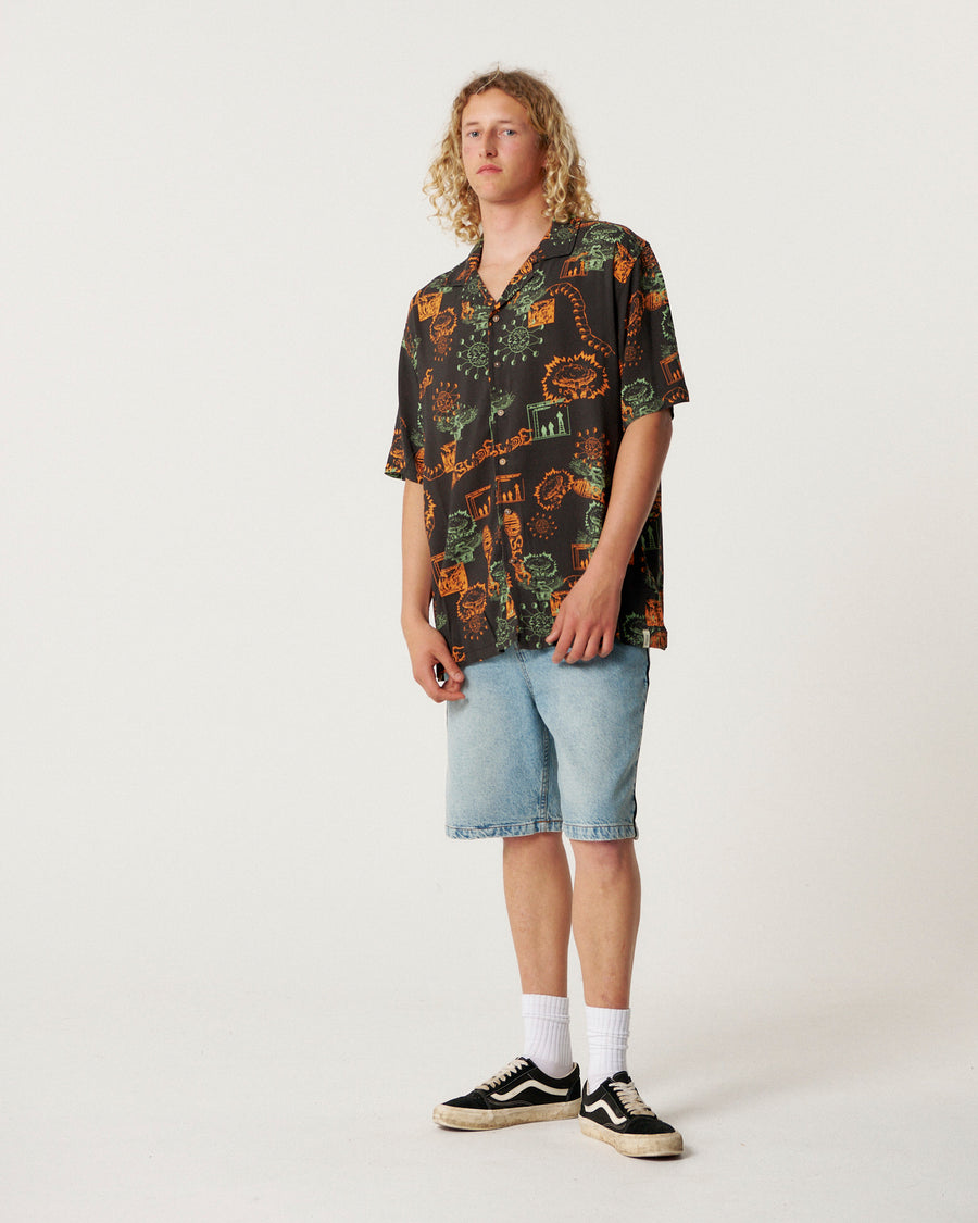 Madness Resort Shirt - Black