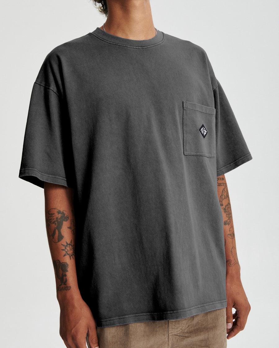 Scribble Pkt Tee - Ashphalt
