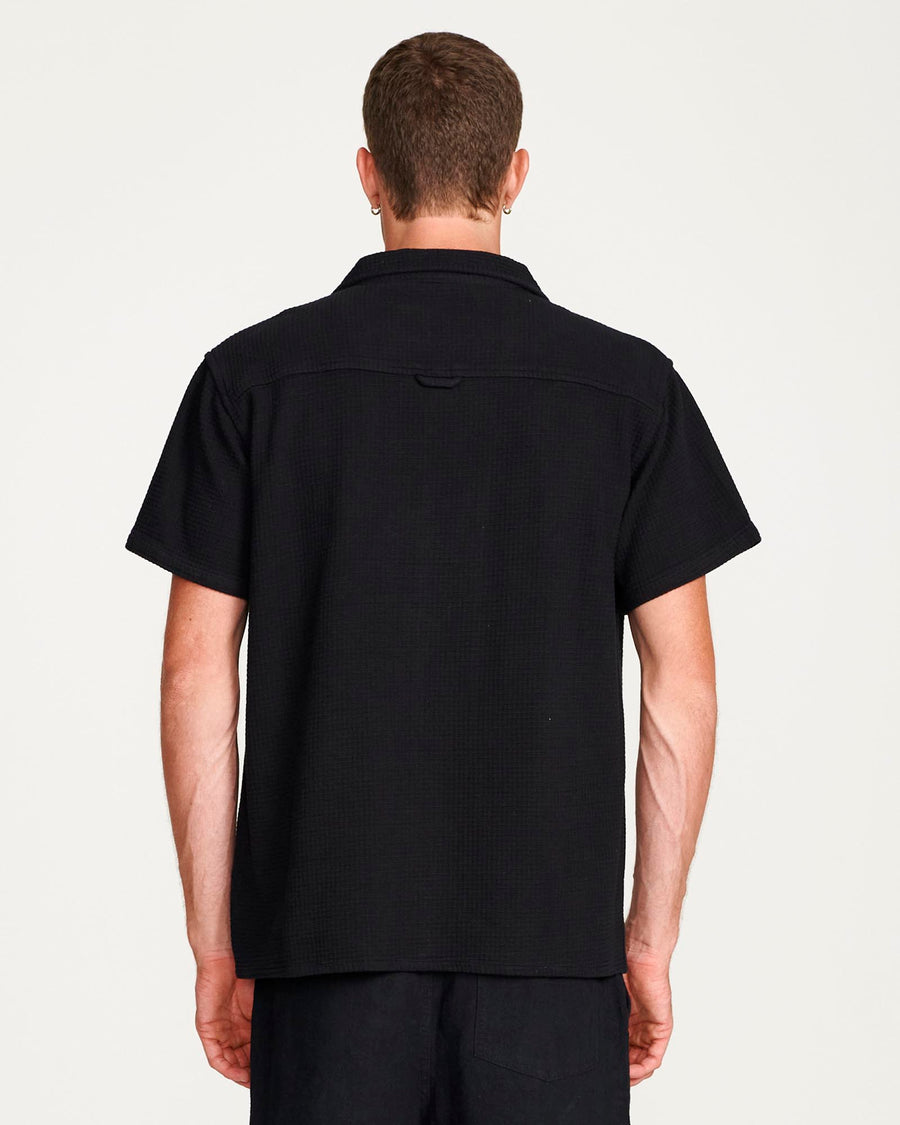 RESORT WAFFLE SHIRT - BLACK