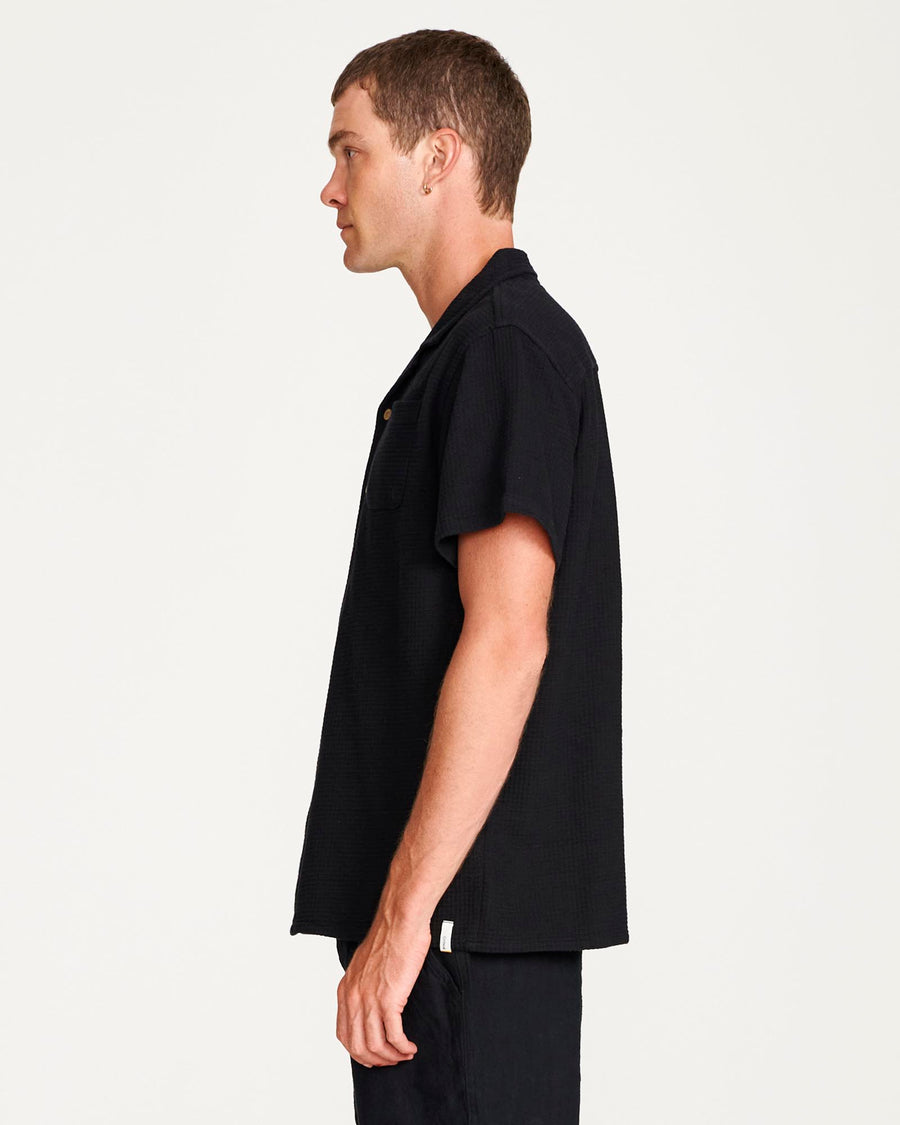 RESORT WAFFLE SHIRT - BLACK